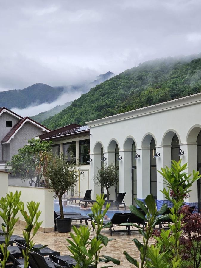River Hotel & Spa Călimăneşti Eksteriør billede